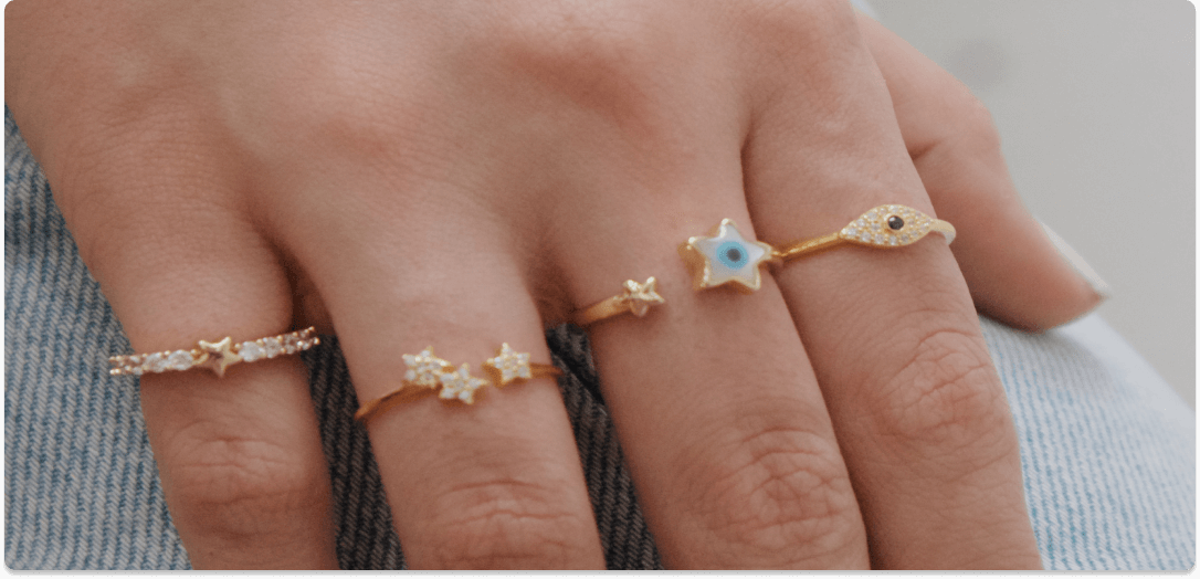 Rings on hand